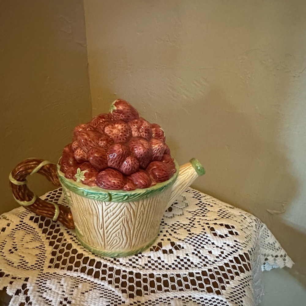 Strawberry Teapot with Handle